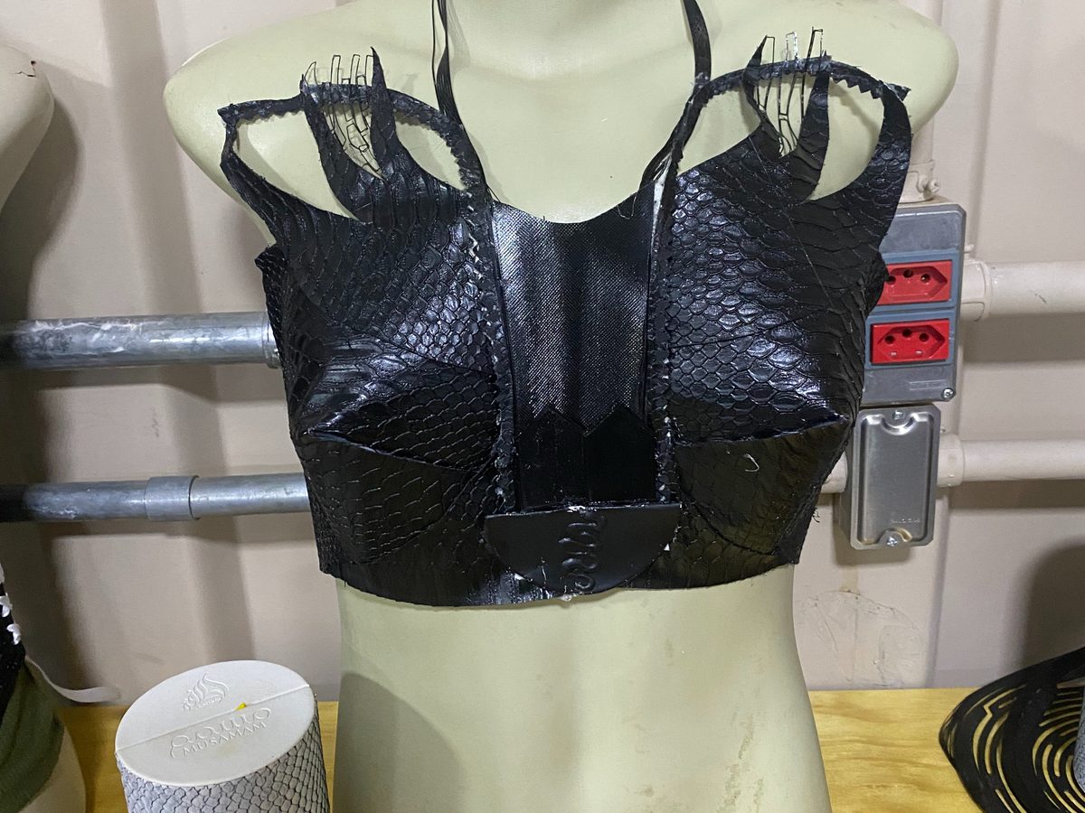 Top Cropped de Embalagem de Perfume Reaproveitada